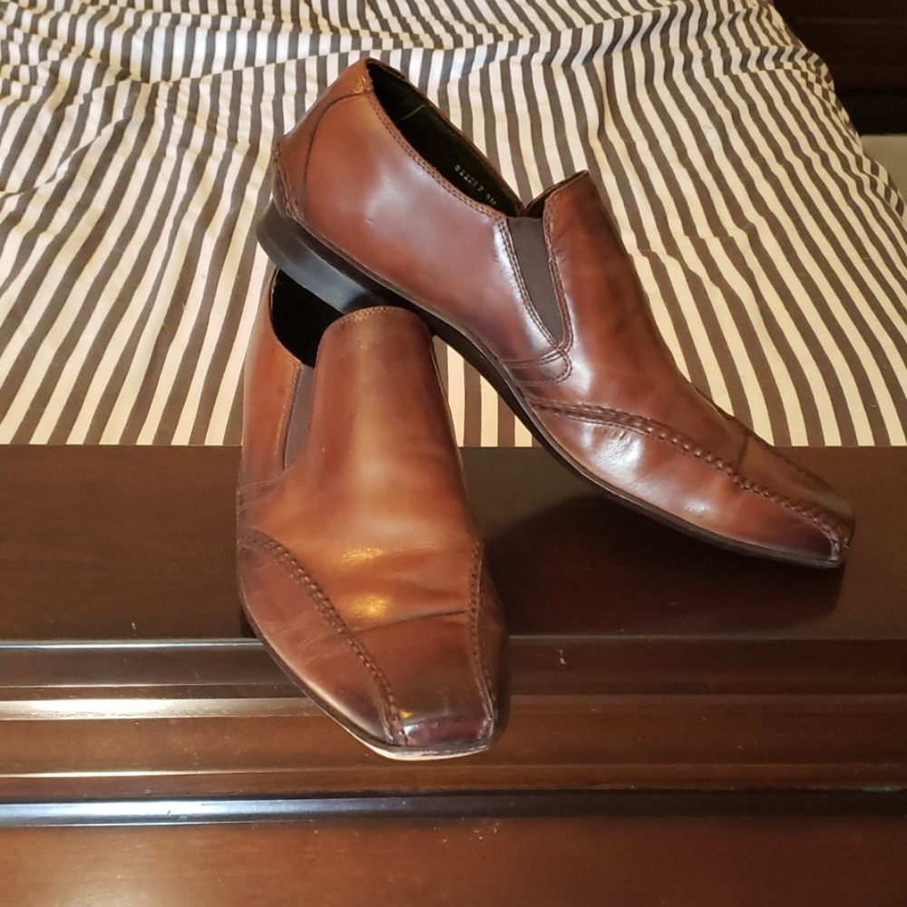 Impulse squared toe dress shoes